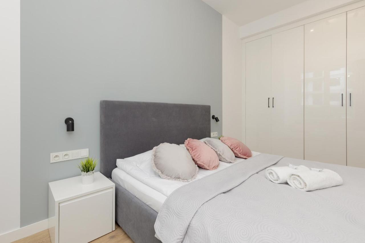 Wola Pet-friendly With Ac Slawinska By Renters Apartmán